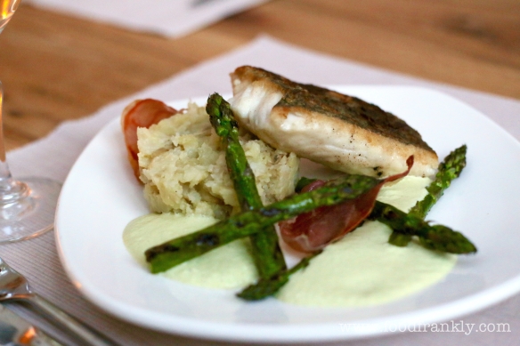 Hake with asparagus